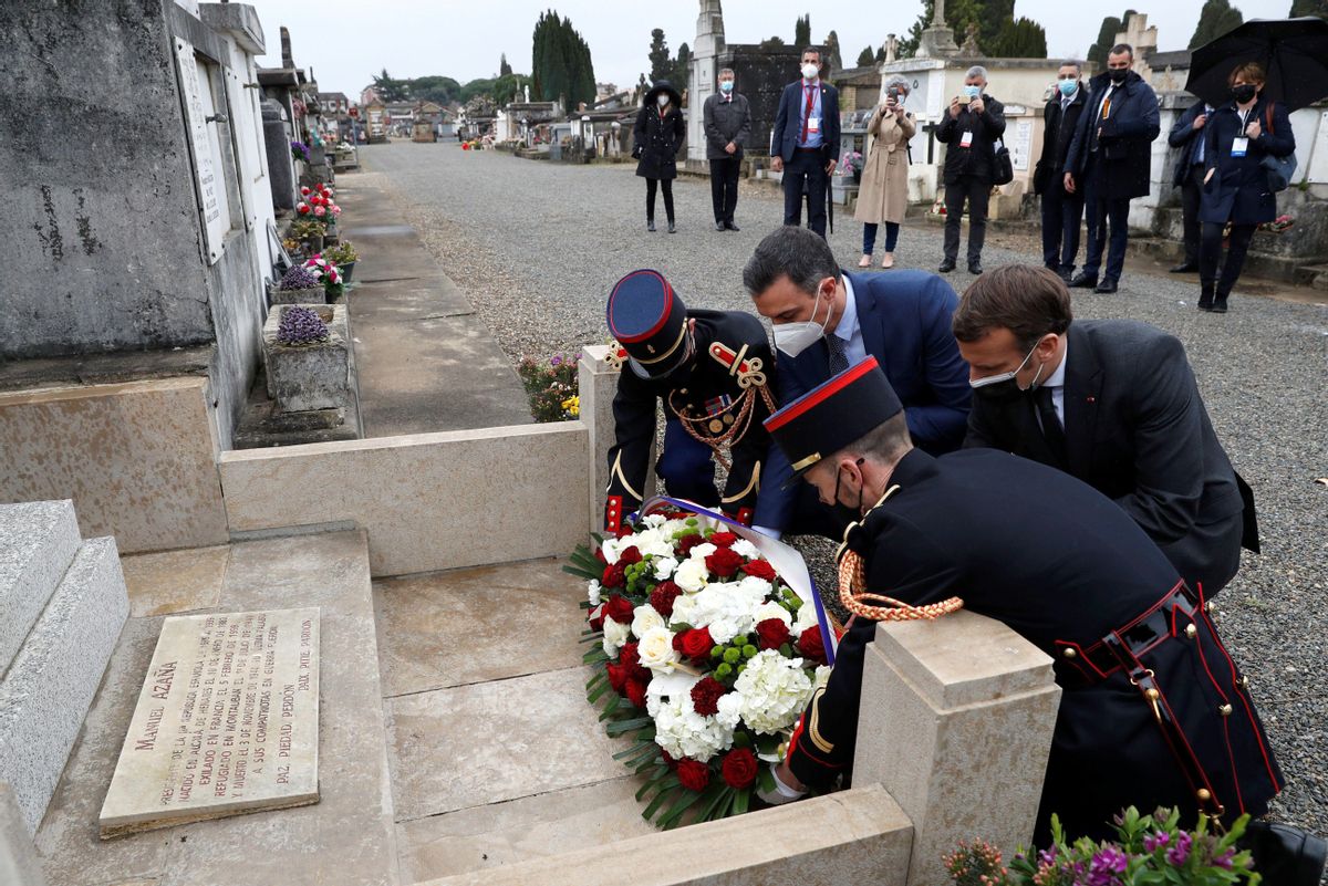 Pedro Sánchez y Emmanuel Macron en el homenaje a Azaña. Pedro Sánchez y Emmanuel Macron en el homenaje a Azaña.