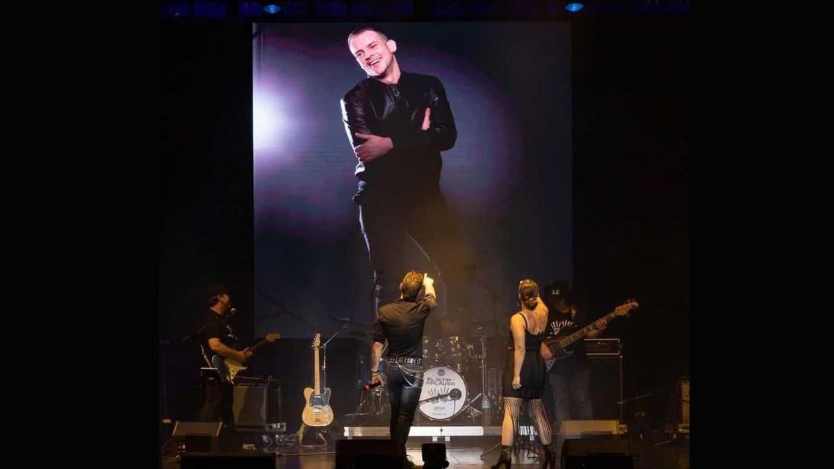 Javián y Geno rinden homenaje a Àlex Casademunt Javián y Geno rinden homenaje a Àlex Casademunt