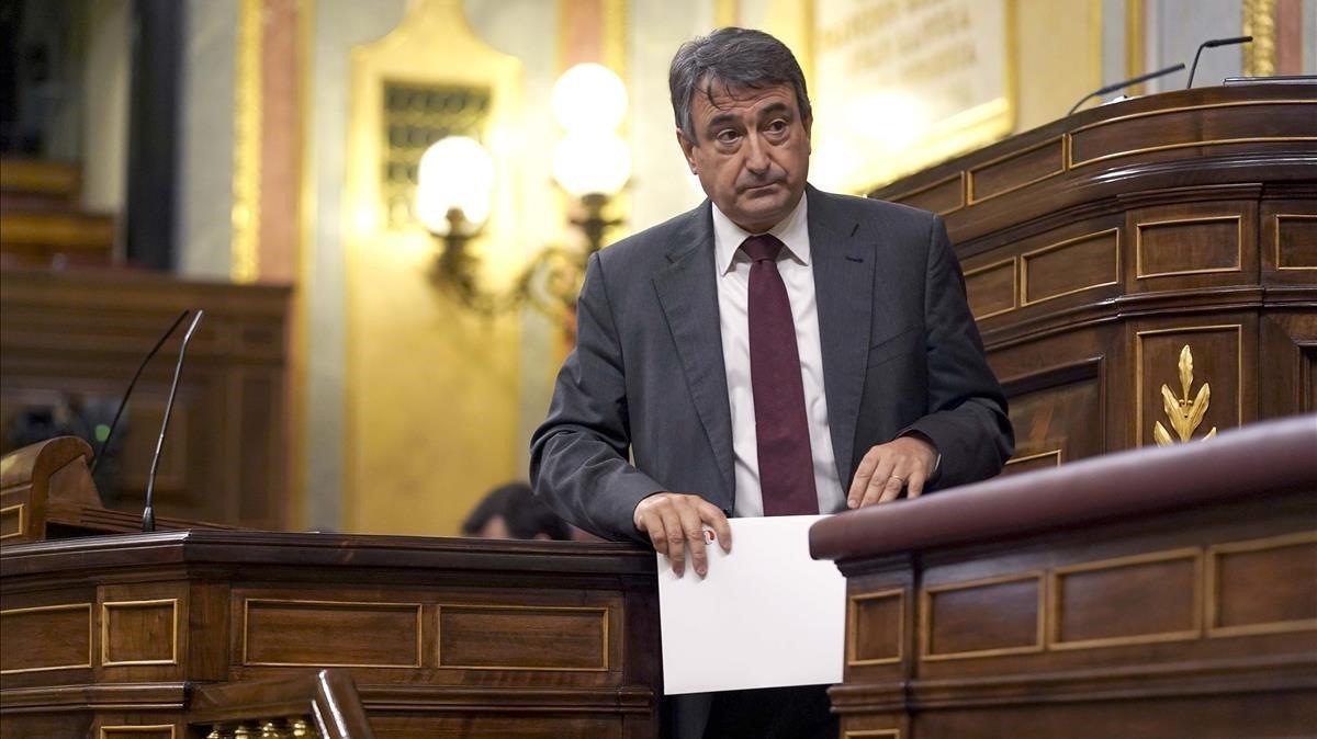 El portavoz del PNV, Aitor Esteban, este 21 de octubre durante la moción de censura de Vox en el Congreso. El portavoz del PNV, Aitor Esteban, este 21 de octubre durante la moción de censura de Vox en el Congreso.