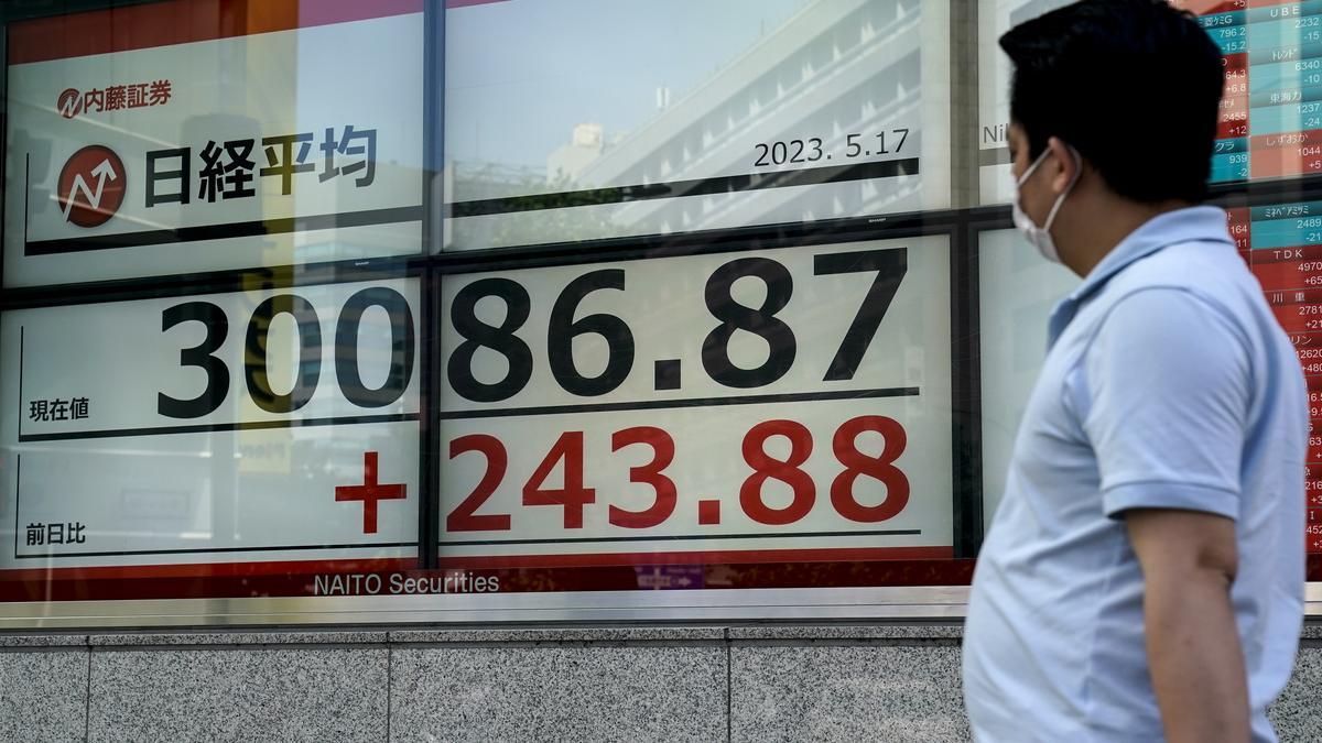 Japan's Trade Deficit In April Remains At 2.9 Billion Euros - TIme News