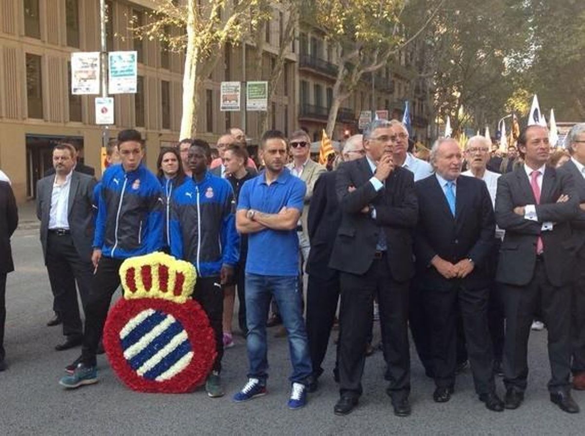 El Espanyol se ha presentado con los cuatro capitanes del primer equipo. El Espanyol se ha presentado con los cuatro capitanes del primer equipo.