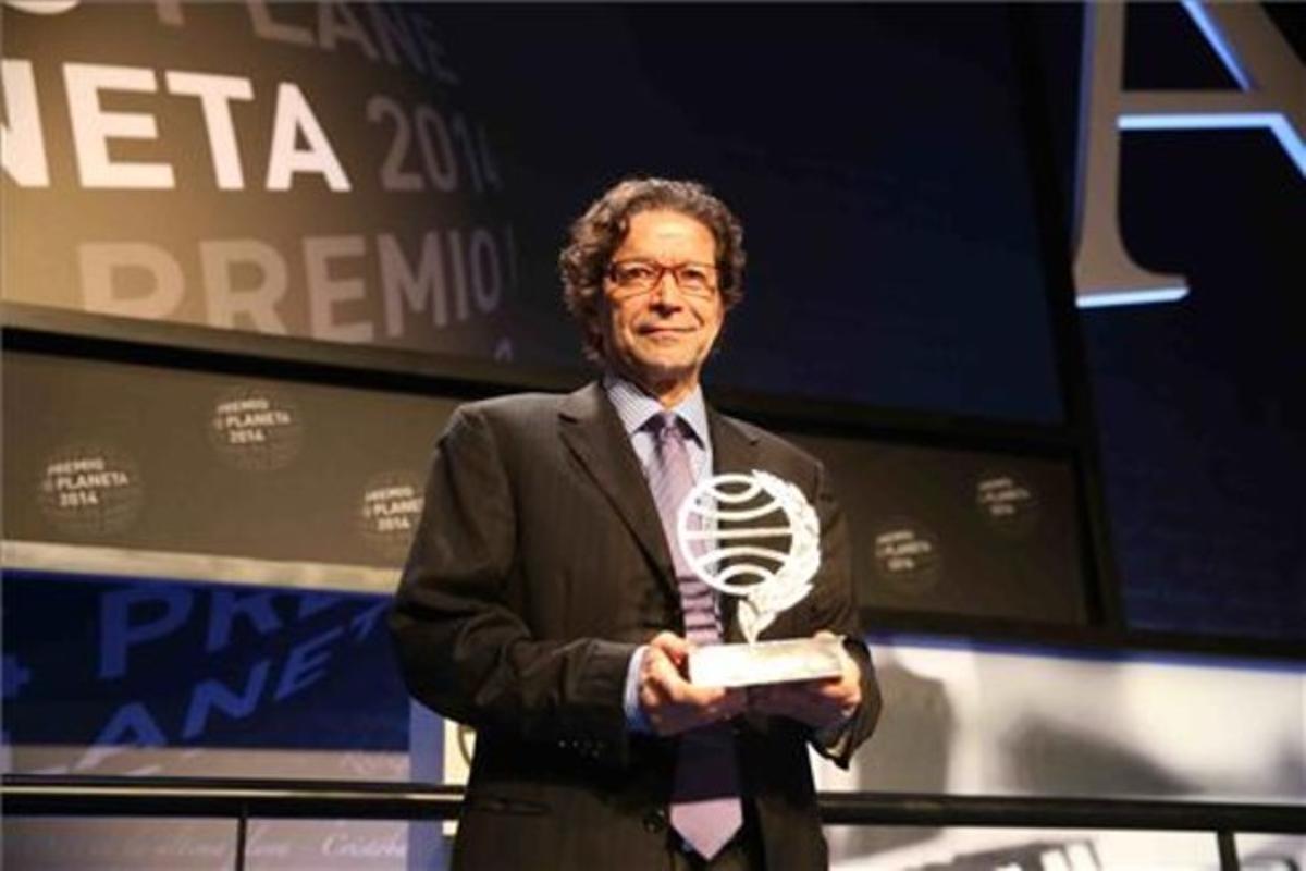 El mexicano Jorge Zepeda, el ganador del Premio Planeta 2014.
