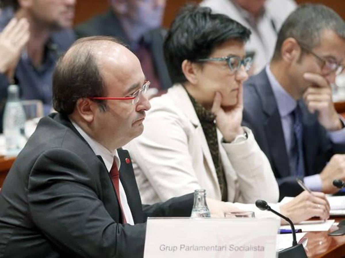 El primer secretario del PSC, Miquel Iceta, este viernes, durante su interpelación a Artur Mas. El primer secretario del PSC, Miquel Iceta, este viernes, durante su interpelación a Artur Mas.
