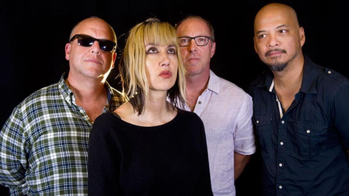 La banda de Boston Pixies, con la bajista Kim Shattuck en primer término