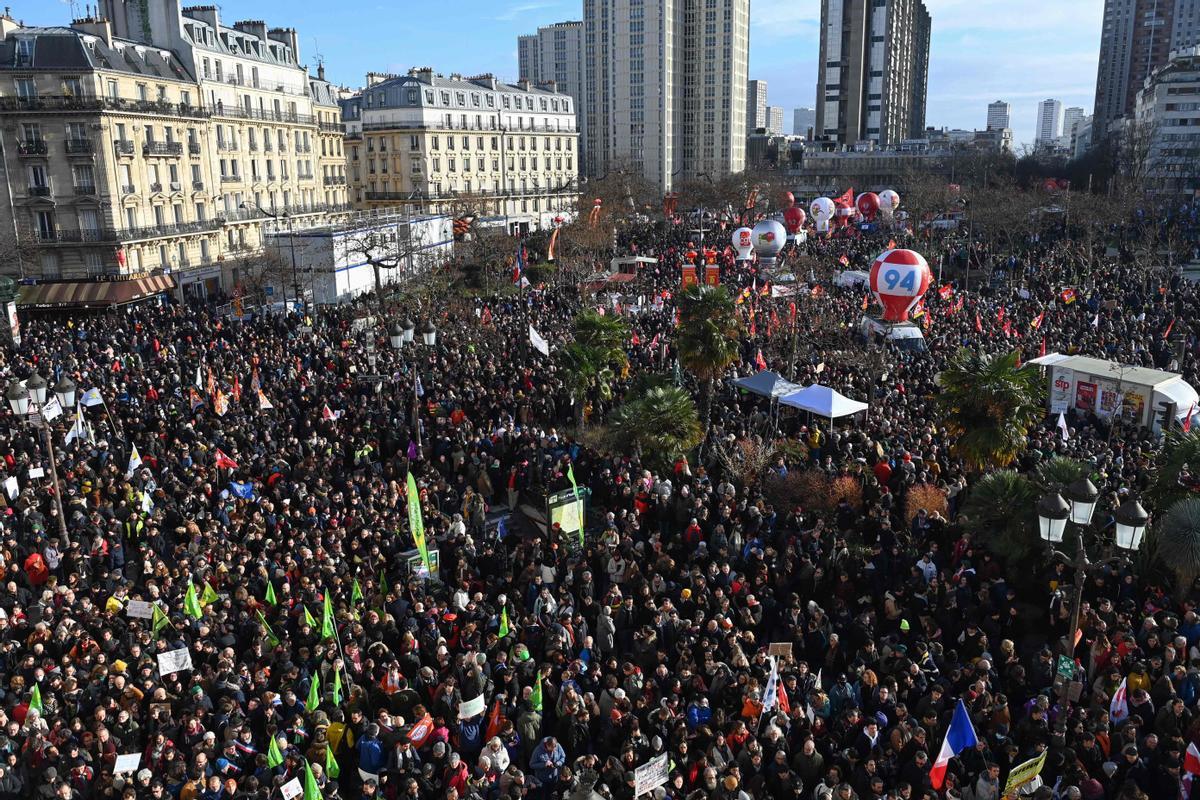 Imagen de la manifestación del 31 de enero en París en contra de la reforma de las pensiones que plantea el Gobienro de Macron.