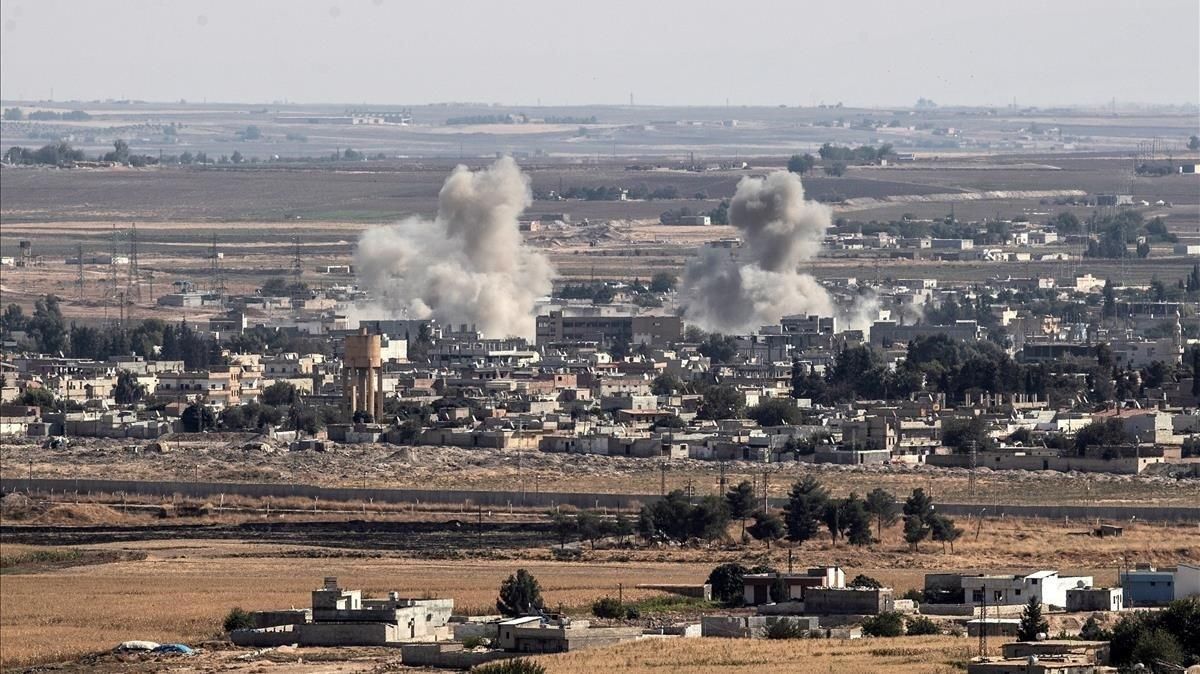 Bombardeo turco sobre una localidad en Siria. Bombardeo turco sobre una localidad en Siria.
