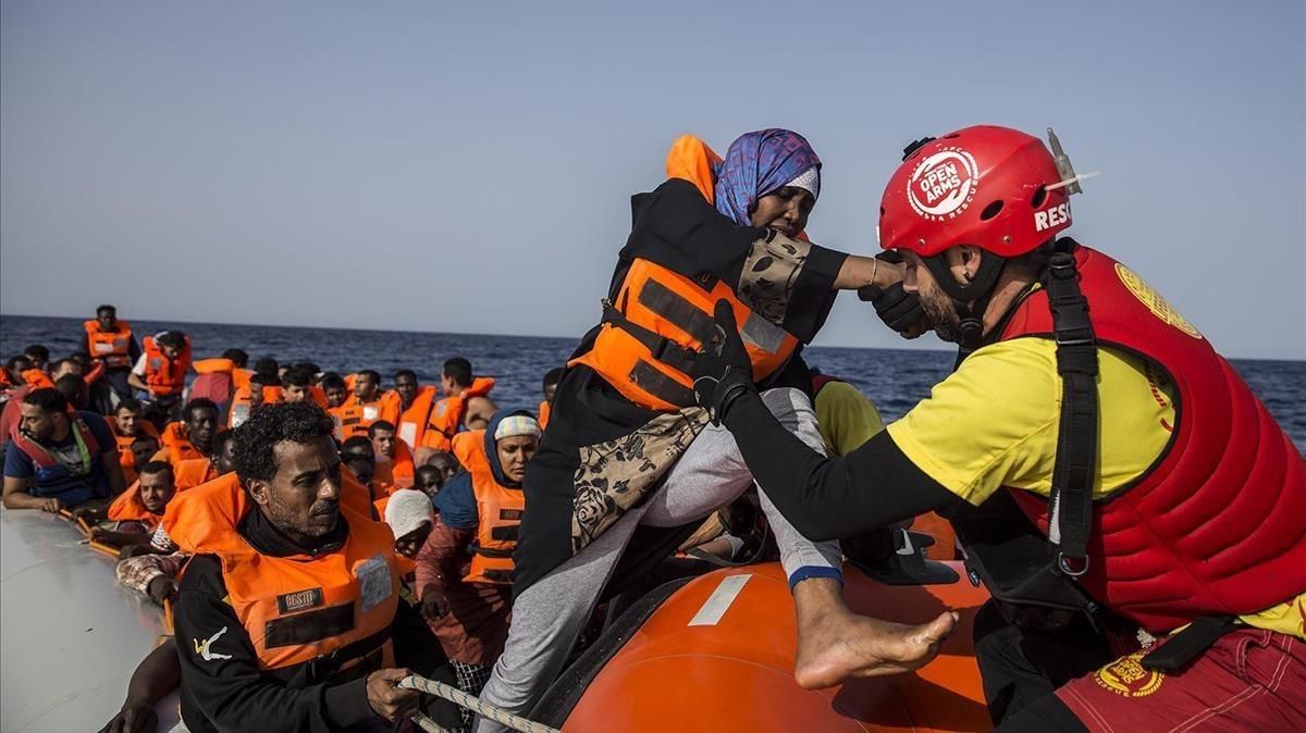 Inmigrantes sin salvamento Inmigrantes sin salvamento