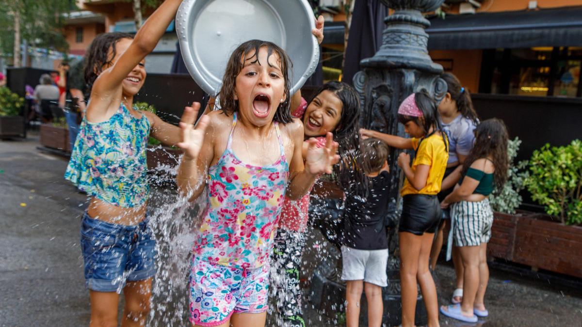 ser niño en verano en un pueblo sin piscina