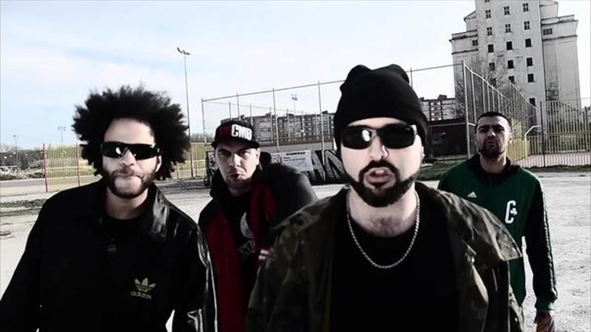 Dingoe Starr, Narko, Lout y Kopoet, en el videoclip de la canción ’Gamonal resiste’.