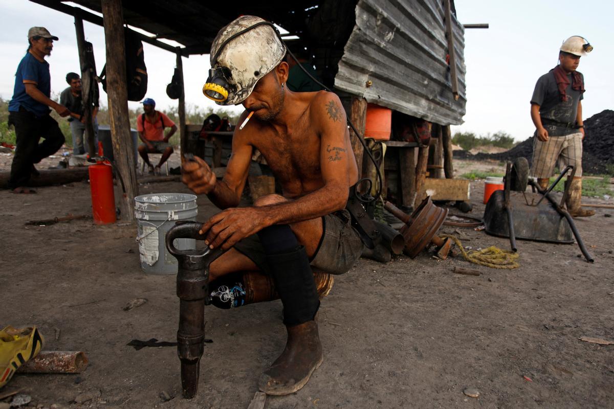 Mineros mexicanos del carbón recuerdan a los que nunca regresaron