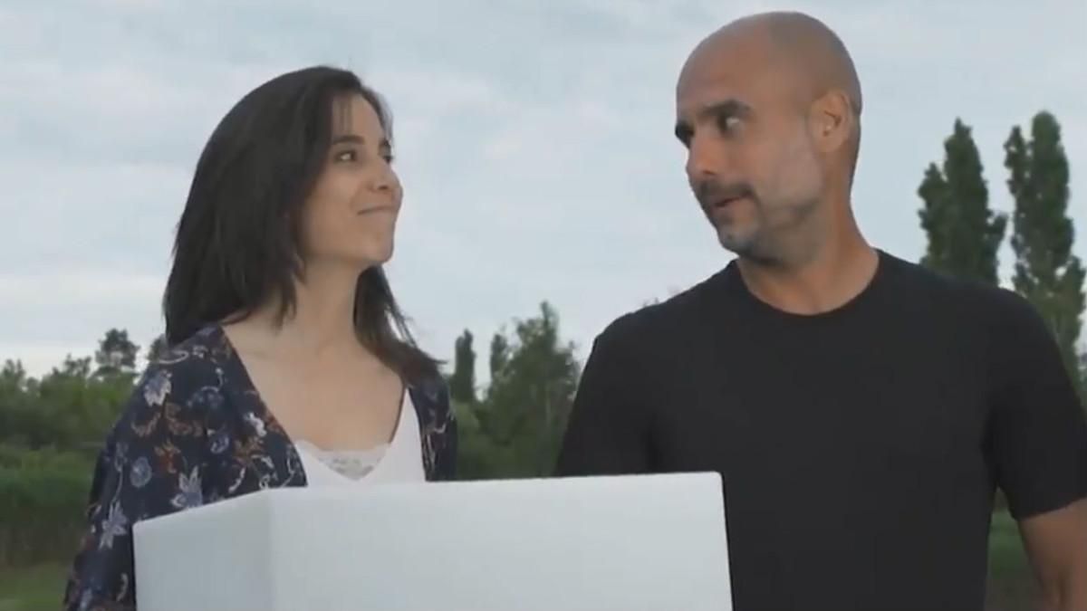 Laura Rosel y Pep Guardiola, en una imagen promocional de ’Preguntes Freqüents’ Laura Rosel y Pep Guardiola, en una imagen promocional de ’Preguntes Freqüents’