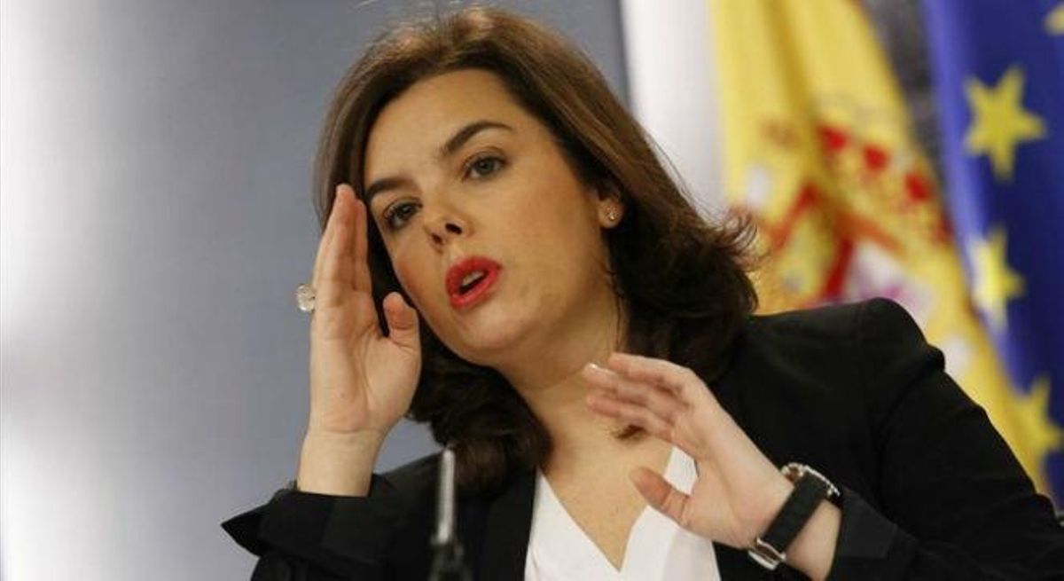 La vicepresidenta del Gobierno, Soraya Sáenz de Santamaría, en una rueda de prensa posterior al Consejo de Ministros. La vicepresidenta del Gobierno, Soraya Sáenz de Santamaría, en una rueda de prensa posterior al Consejo de Ministros.