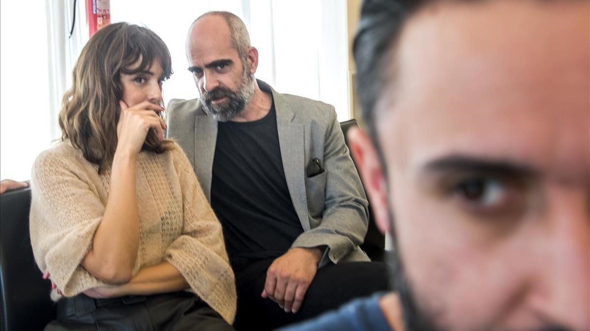 Belén Cuesta y Luis Tosar, mirados de reojo por el director Aritz Moreno, en Sitges.