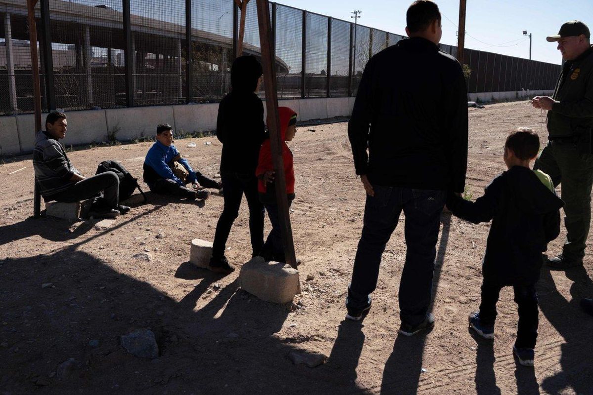 Inmigrantes centroamericanos detenidos por la patrulla Fronteriza de EEUU. Inmigrantes centroamericanos detenidos por la patrulla Fronteriza de EEUU.
