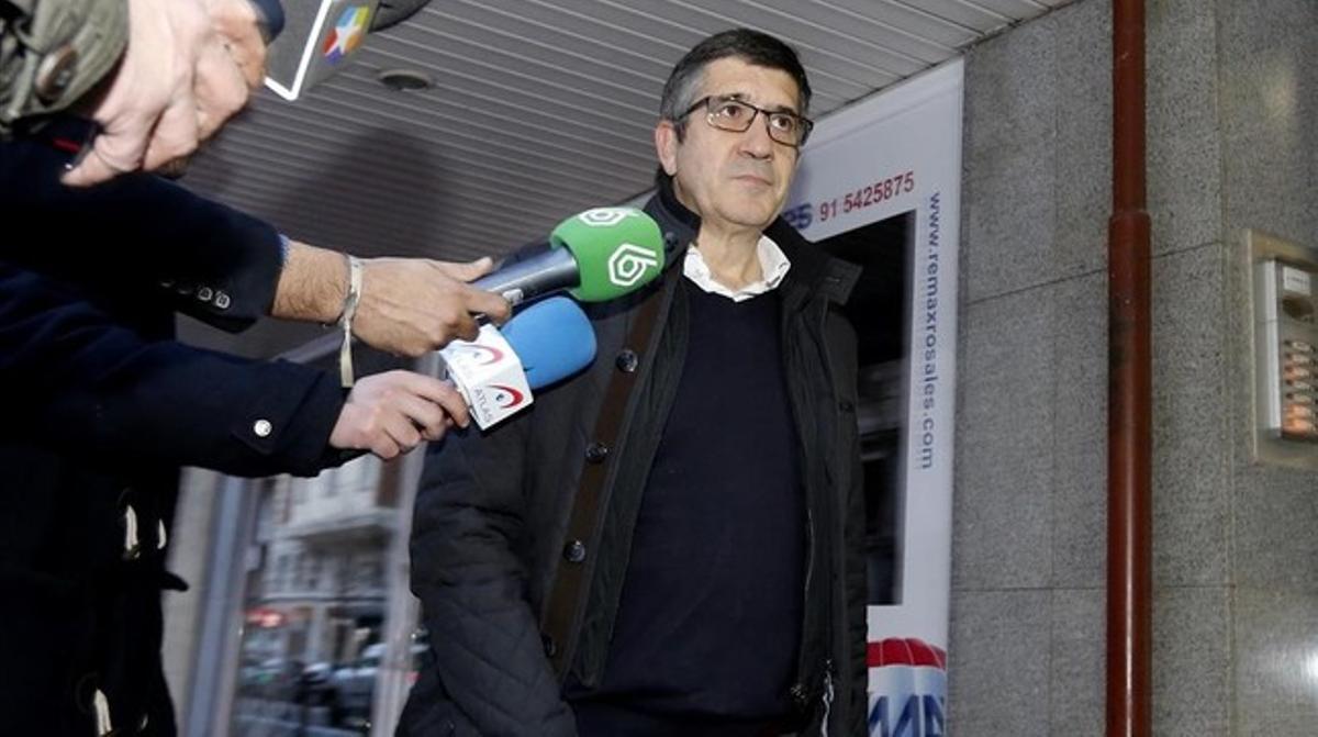 Patxi López, a su llegada al comité federal del PSOE, en Madrid, el pasado 27 de diciembre. Patxi López, a su llegada al comité federal del PSOE, en Madrid, el pasado 27 de diciembre.