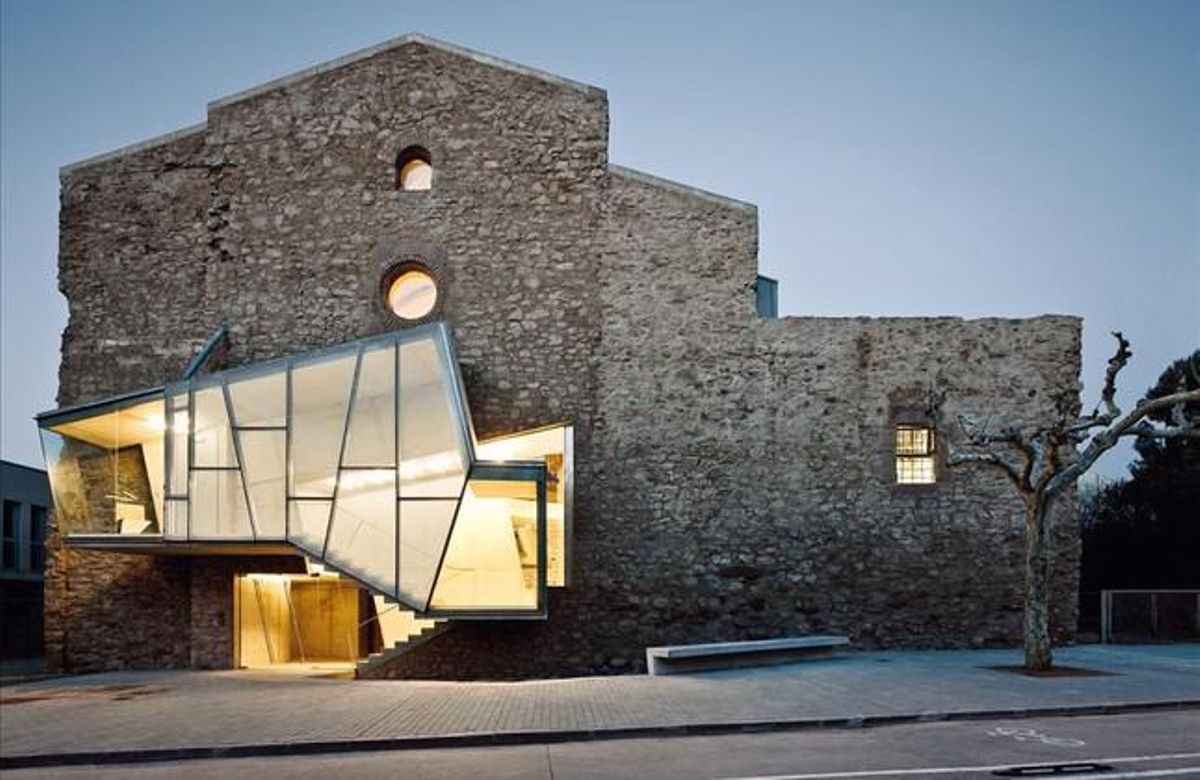 La iglesia de Sant Francesc de Santpedor reconvertida en auditorio. La iglesia de Sant Francesc de Santpedor reconvertida en auditorio.