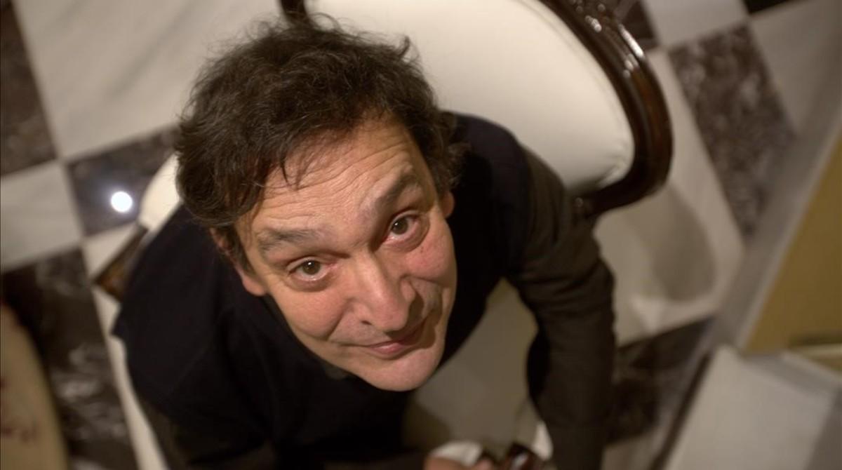 Agustí Villaronga, cineasta que hizo historia en los Goya 2011 con ’Pa negre’, en Madrid, donde presentó ’Incerta glòria’, que se estrena el viernes. Agustí Villaronga, cineasta que hizo historia en los Goya 2011 con ’Pa negre’, en Madrid, donde presentó ’Incerta glòria’, que se estrena el viernes.