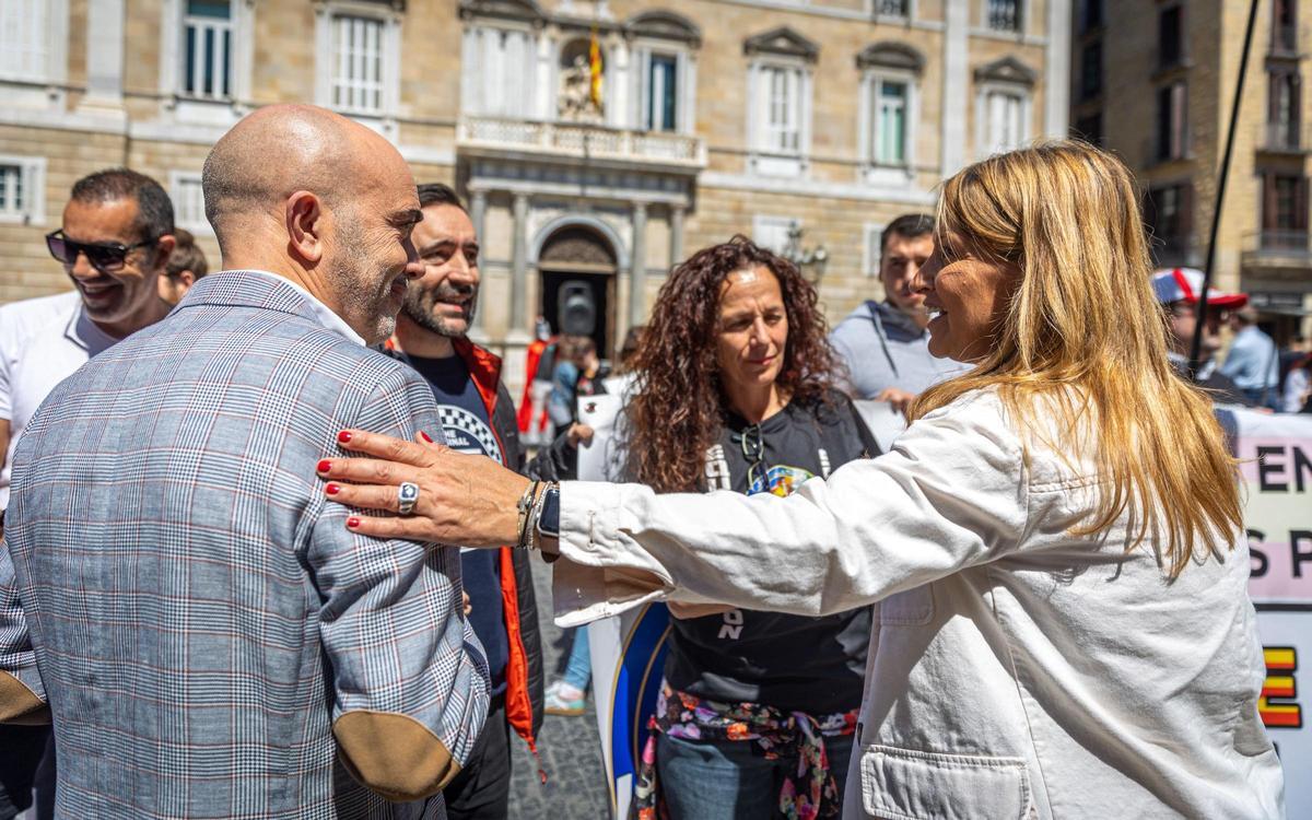 El PP, Cs i Valents fan campanya amb policies de Jusapol i antivacunes en plena cursa electoral El PP, Cs i Valents fan campanya amb policies de Jusapol i antivacunes en plena cursa electoral