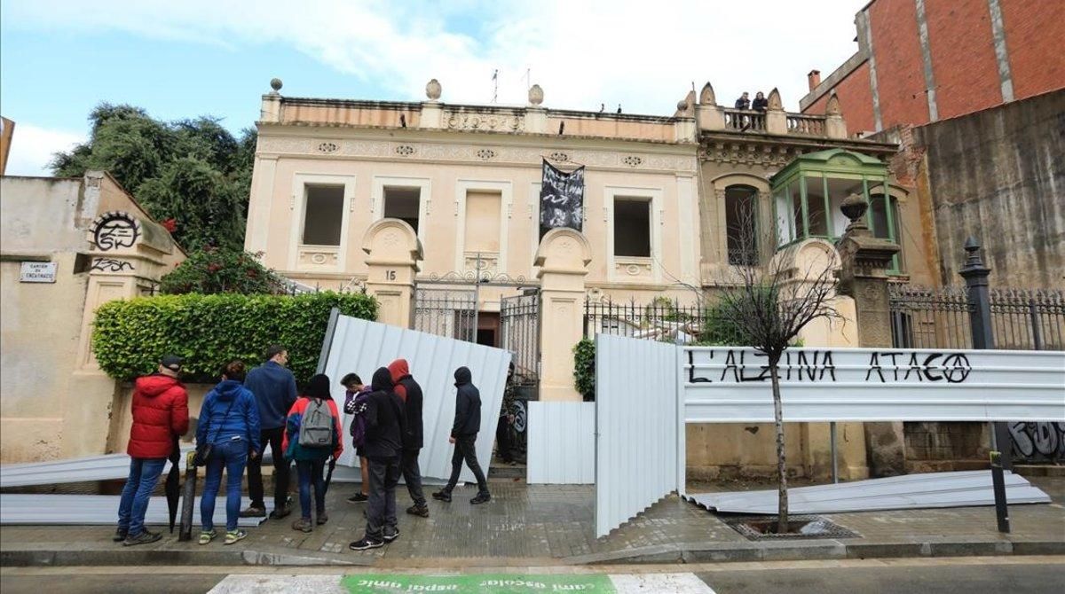 Casas de la calle Encarnació, en el barrio de Gràcia, en disputa. Casas de la calle Encarnació, en el barrio de Gràcia, en disputa.