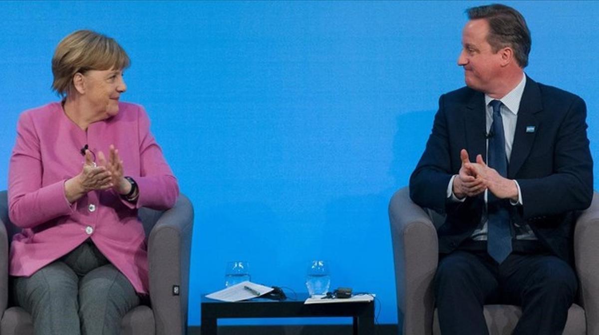 Merkel y Cameron, en una rueda de prensa. Merkel y Cameron, en una rueda de prensa.