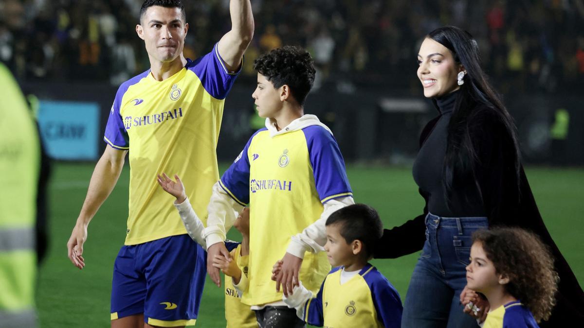 Controversy over a photograph of the children of Cristiano Ronaldo and Georgina Rodríguez