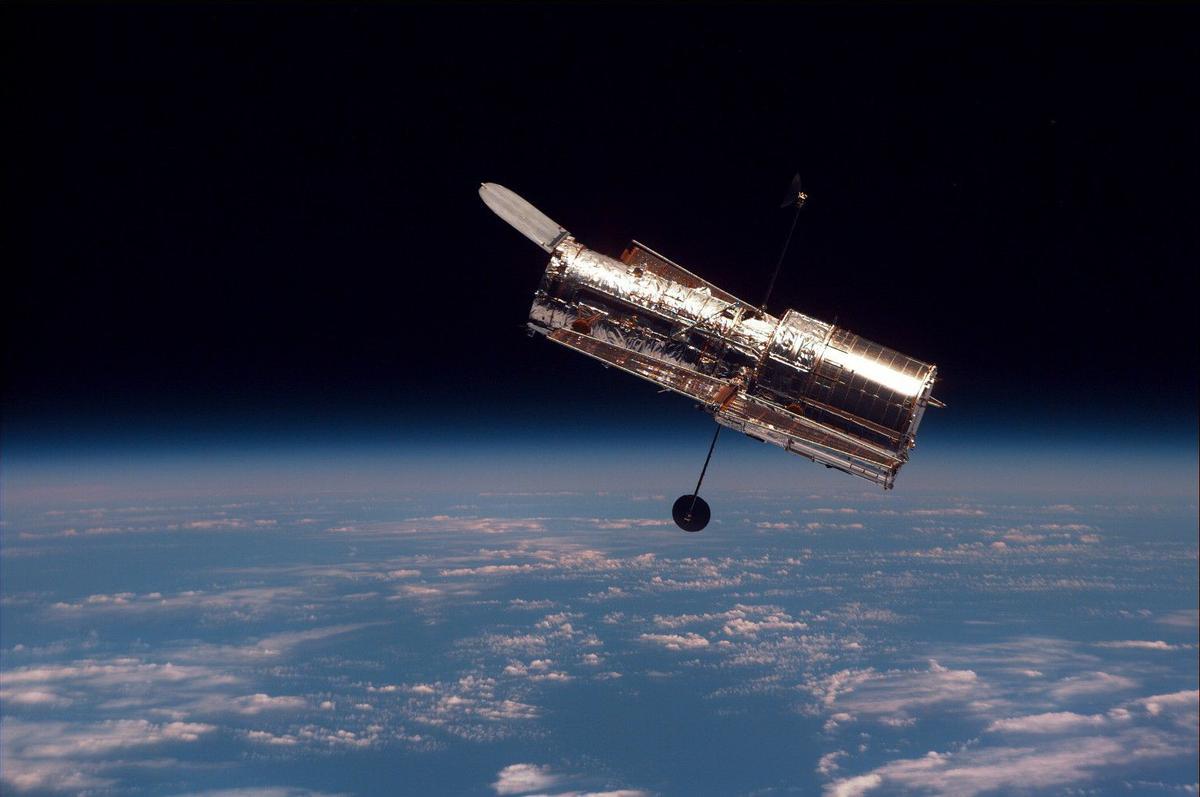 Imagen del telescopio espacial Hubble, que ha descubierto a Eärendel, la estrella más lejana nunca observada hasta ahora. Cedida por  la Nasa.
