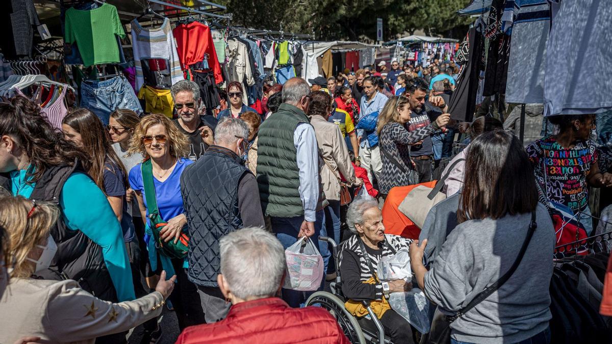MAPA | El popular mercadillo de la Zona Franca se 'exilia' al lado de una parada de metro
