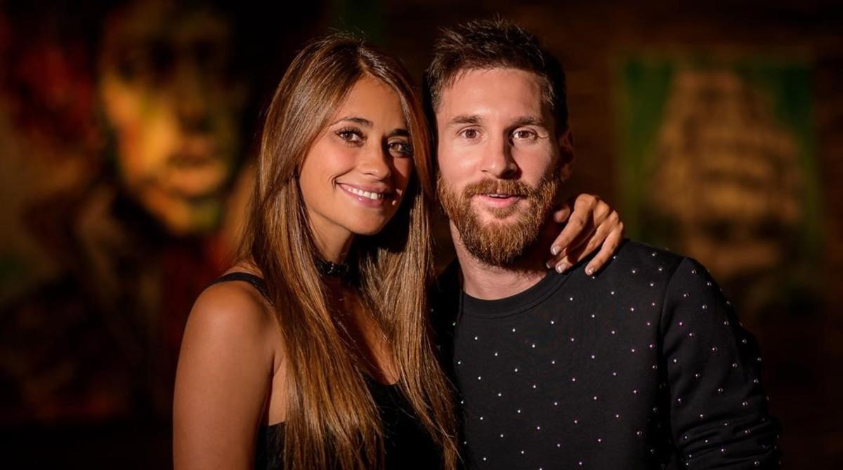 Última foto de la pareja Messi-Rocuzzo antes de la boda.