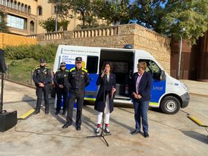 Presentación del reimpulso de la policía local de Santa Coloma a cargo de la alcaldesa Núria Parlón.