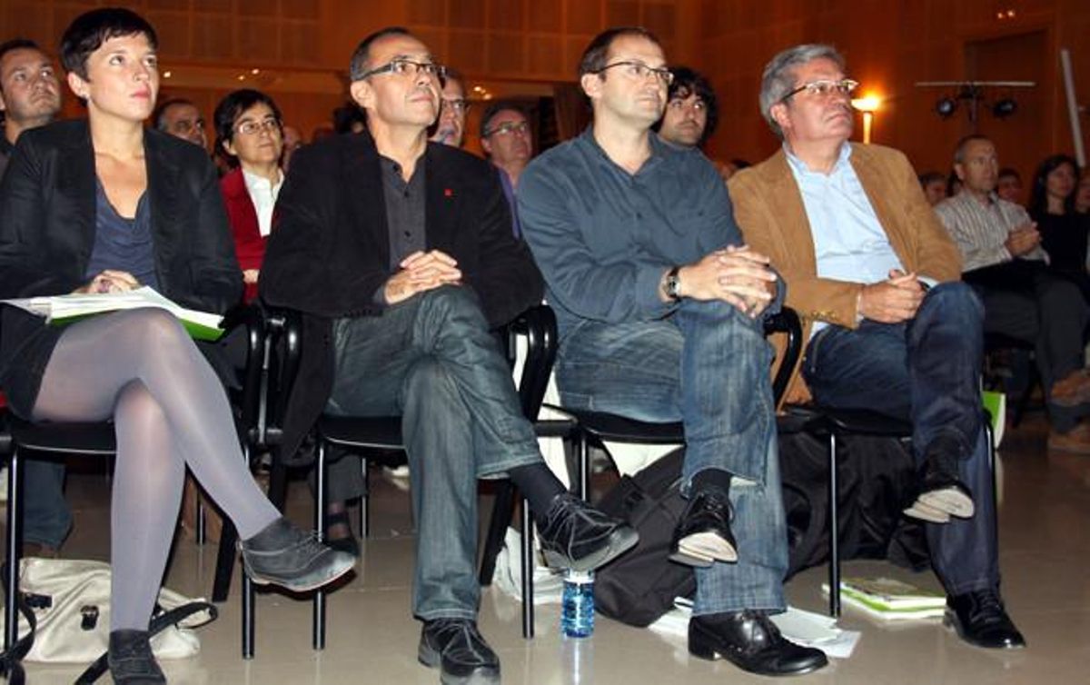 Laia Ortiz, Joan Coscubiela, Joan Herrera y Joan Saura, en el acto de ICV-EUiA. Laia Ortiz, Joan Coscubiela, Joan Herrera y Joan Saura, en el acto de ICV-EUiA.