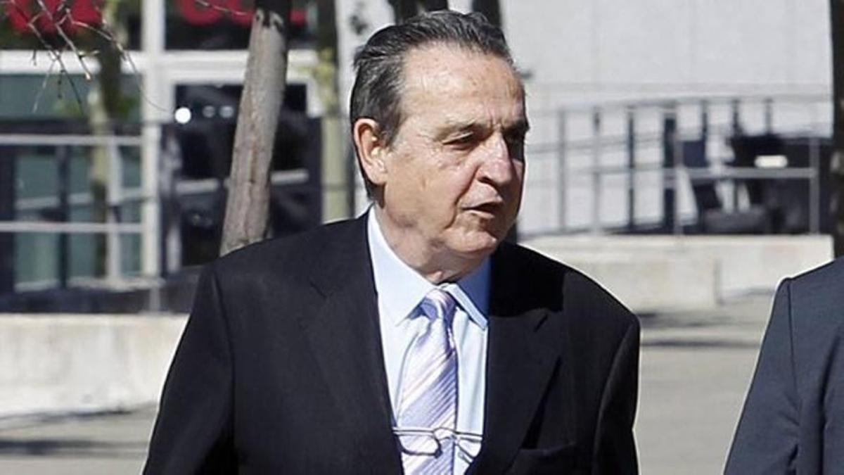 Negreira va treure en efectiu gairebé el 30% dels diners que li va pagar el Barça Negreira va treure en efectiu gairebé el 30% dels diners que li va pagar el Barça
