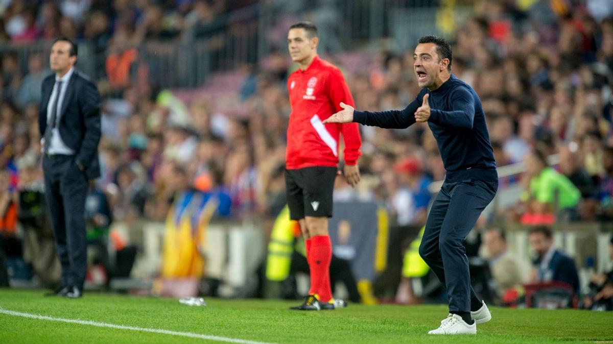 Xavi sale en defensa de Piqué tras los pitos del Camp Nou: “Es un ejemplo en el vestuario.