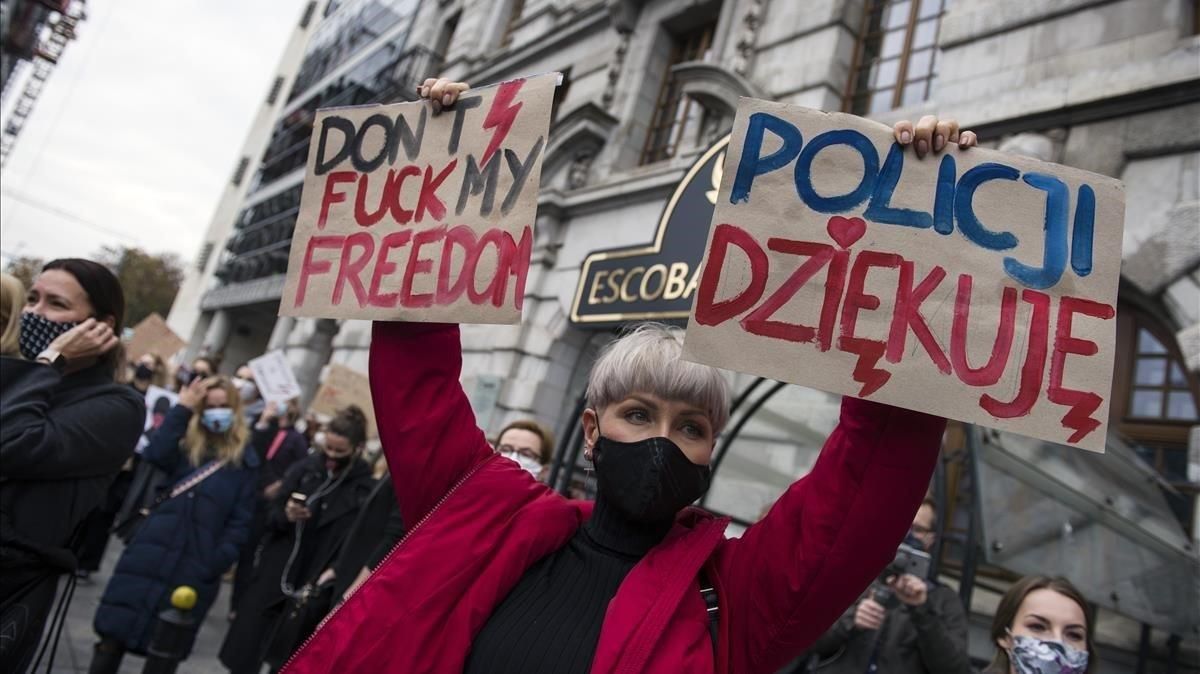 Manifestacion en Varsovia contra las nuevas restricciones de la ley del aborto en Polonia. Manifestacion en Varsovia contra las nuevas restricciones de la ley del aborto en Polonia.