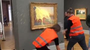 Dos activistes llancen puré de patates a un quadro de Monet a Alemanya