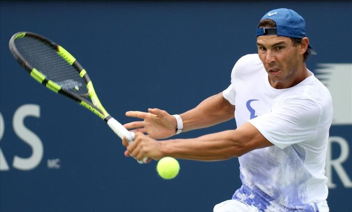 Nadal, entrenándose en Quebec este lunes para preparar la Rogers Cup Nadal, entrenándose en Quebec este lunes para preparar la Rogers Cup