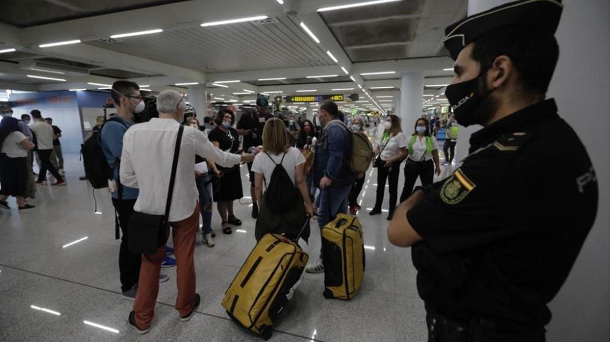 Los turistas alemanes ya han llegado al aeropuerto de Mallorca.
