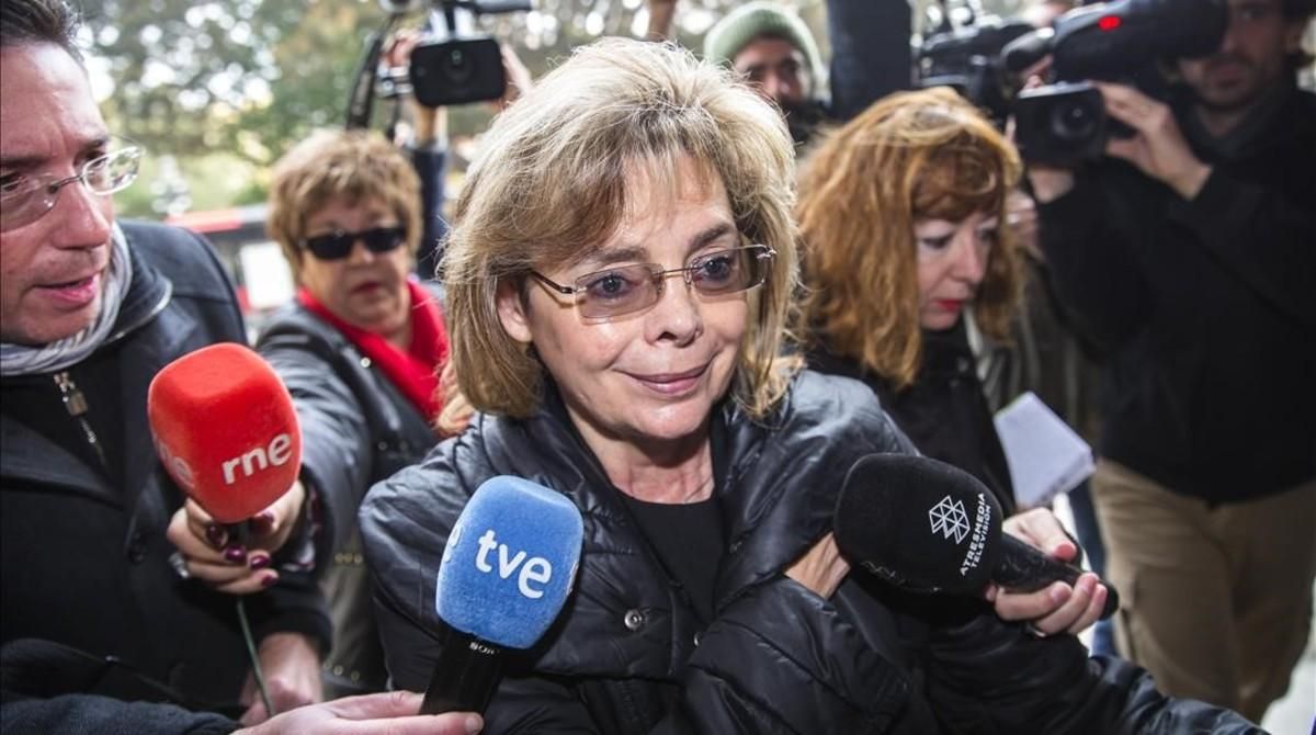 La exconcejala María José Alcón, este miércoles, 1 de febrero, a su llegada a los juzgados. La exconcejala María José Alcón, este miércoles, 1 de febrero, a su llegada a los juzgados.