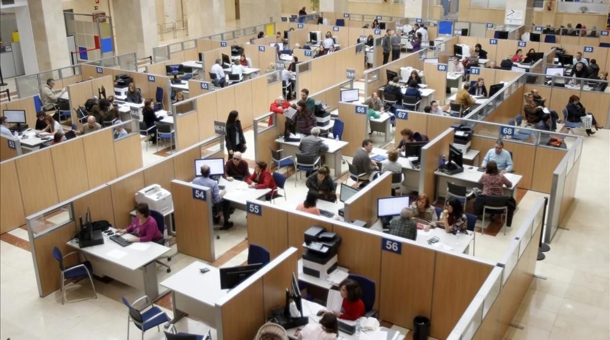 Una oficina de la Agencia Tributaria en Madrid. Una oficina de la Agencia Tributaria en Madrid.