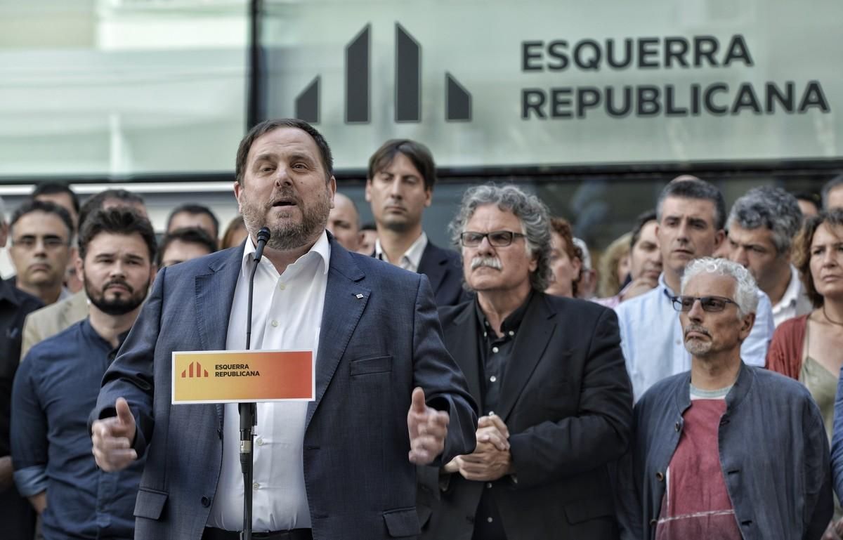 Oriol Junqueras en rueda de prensa en la sede de ERC para comentar las grabaciones de Jorge Fernández Díaz. Oriol Junqueras en rueda de prensa en la sede de ERC para comentar las grabaciones de Jorge Fernández Díaz.