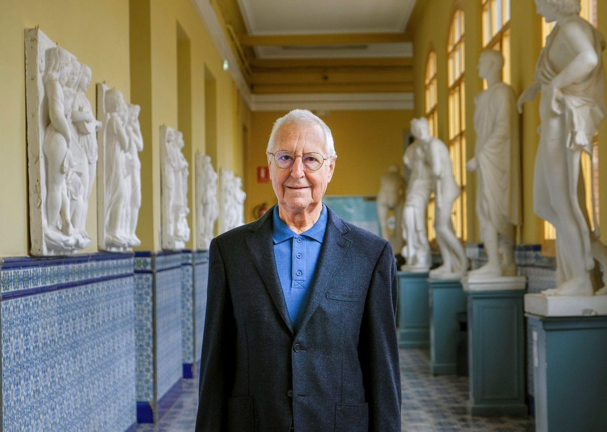 El historiador y crítico de arte Tomás Llorens. El historiador y crítico de arte Tomás Llorens.