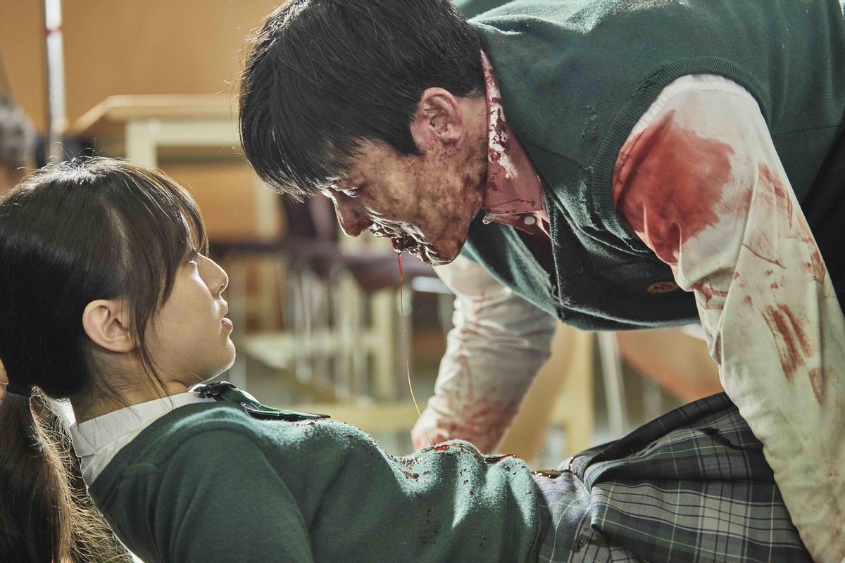 Crítica de 'Estamos muertos': apocalipsis zombi (coreano) en el instituto