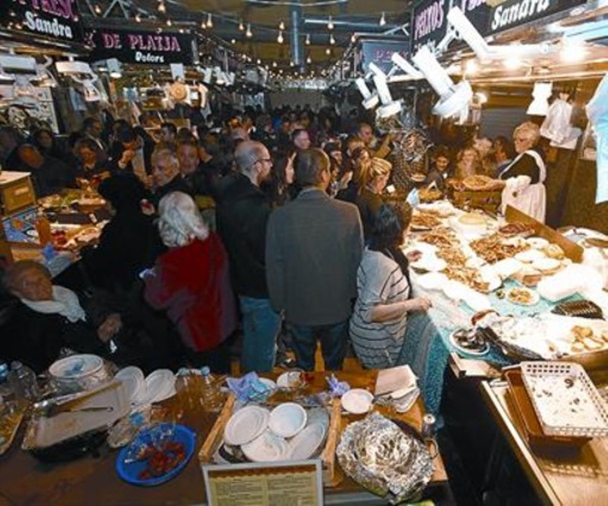 la-shopping-night-de-horta-se-impone-hasta-al-bar-a-de-cesc