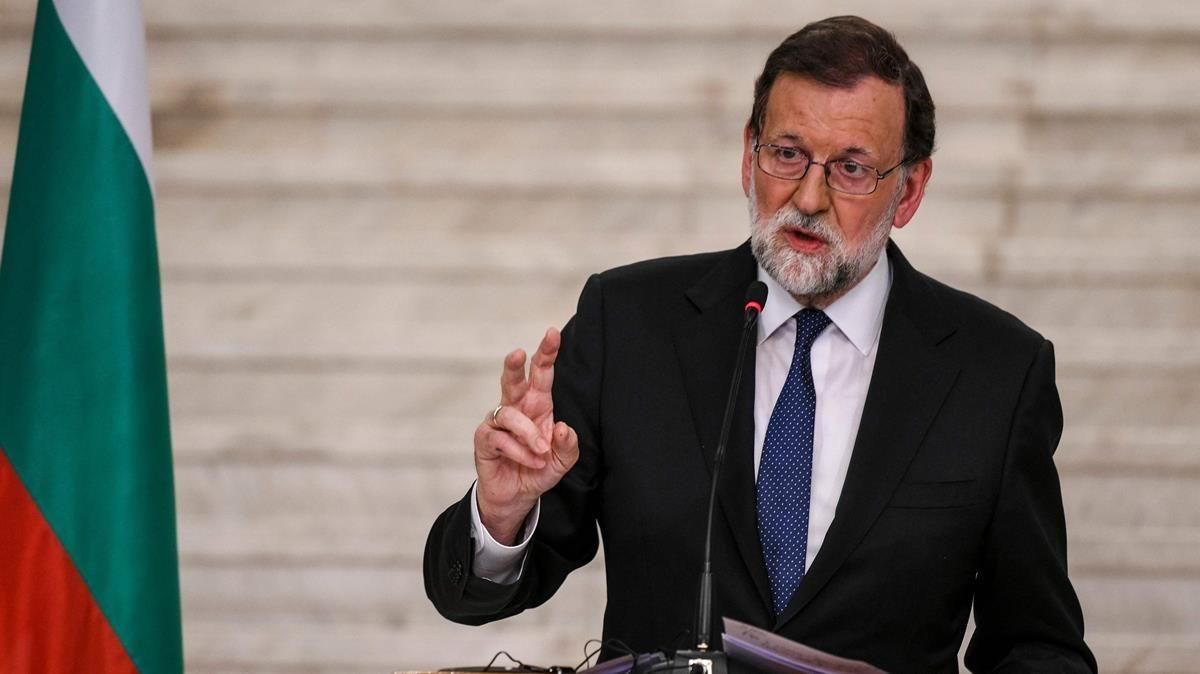 El presidente del Gobierno, Mariano Rajoy, en la rueda de prensa que ha ofrecido este martes desde Sofía, en Bulgaria. El presidente del Gobierno, Mariano Rajoy, en la rueda de prensa que ha ofrecido este martes desde Sofía, en Bulgaria.