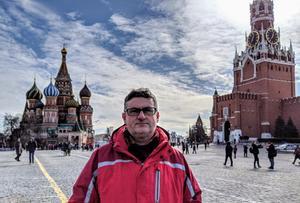 El profesor y escritor Mark Galeotti en la Plaza Roja de Moscú.