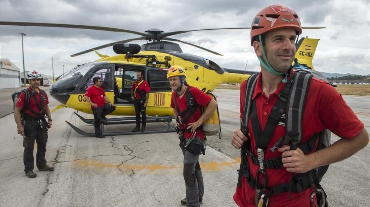 Equipo de rescate de los bomberos GRAE Equipo de rescate de los bomberos GRAE