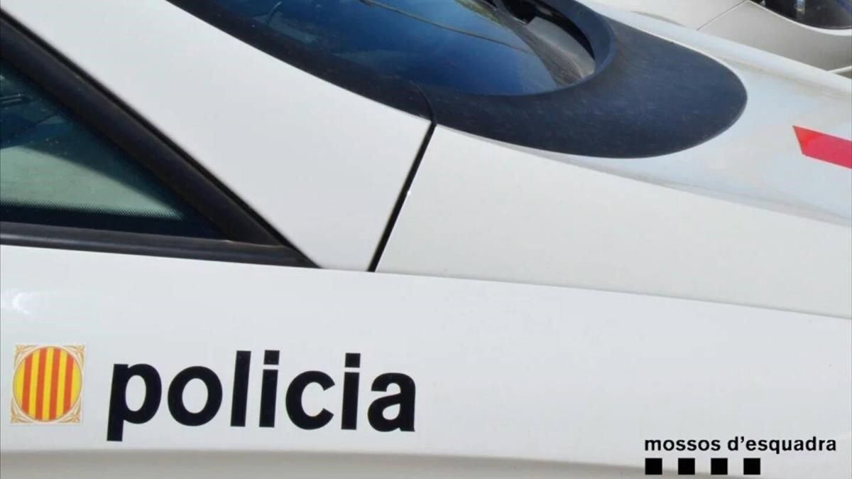 Mor un home al caure per l'estrebada d'uns lladres a l'Hospitalet Mor un home al caure per l'estrebada d'uns lladres a l'Hospitalet