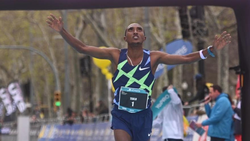 Clasificación y resultados de la maratón de Barcelona 2022: Haftu Teklu gana