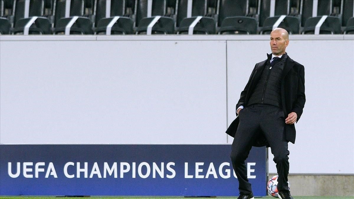 Zidane durante el encuentro ante el Borussia Mönchengladbach Zidane durante el encuentro ante el Borussia Mönchengladbach