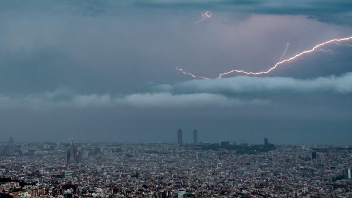 El temps a Barcelona i la resta de Catalunya: última hora de la pluja, tempestes i el pas de la DANA, en directe