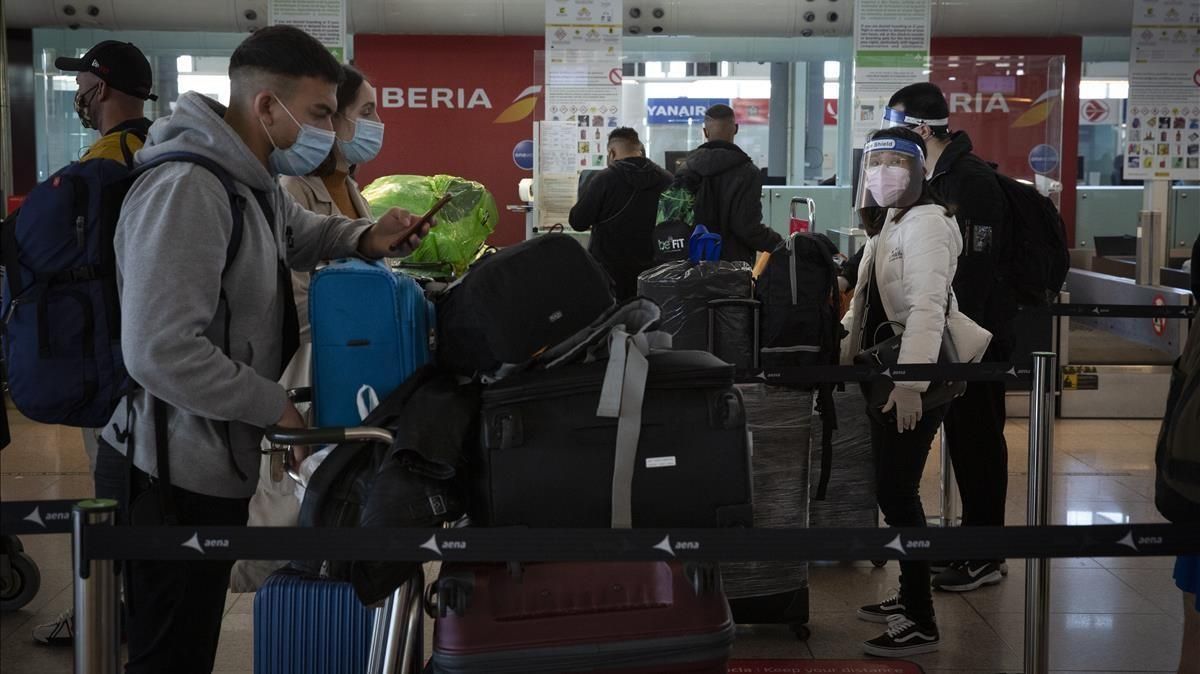 Llegada de viajeros al aeropuerto del Prat. Llegada de viajeros al aeropuerto del Prat.